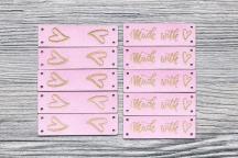 Set med 10 etiketter 'Hjärta' i konstläder  (rosa) - Artikelnummer 8106