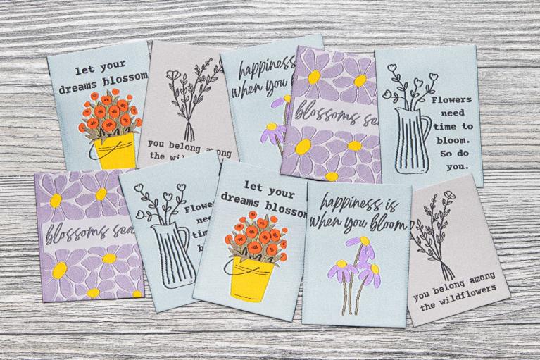 Designerset tygetiketter \"Flower-Power\" från Unikati (Artikelnummer 9125)