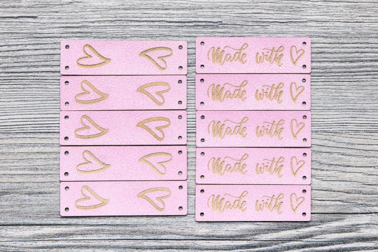 Set med 10 etiketter 'Hjärta' i konstläder  (rosa) - Artikelnummer 8106